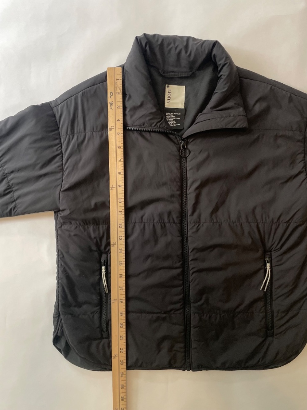 Vuori Canyon Insulated Jacket Women’s Small Black Lightweight Puff Coat Full Zip - Picture 7 of 9
